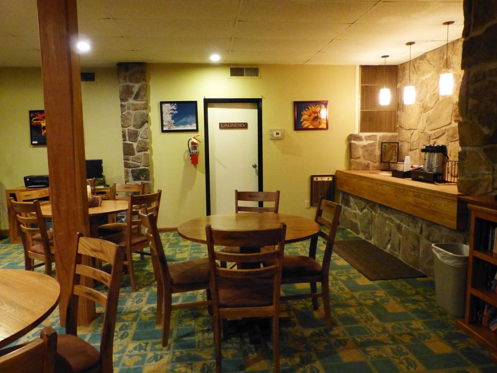 Inn At Deep Creek Oakland Kültér fotó